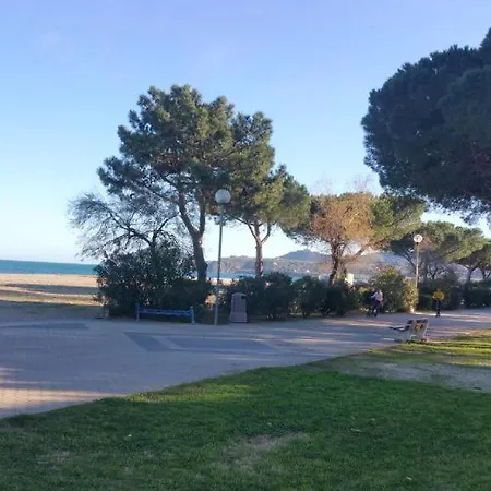 Appartamento T2 Climatisé Avec Terrasse - 200 M De La - Les Boramars *